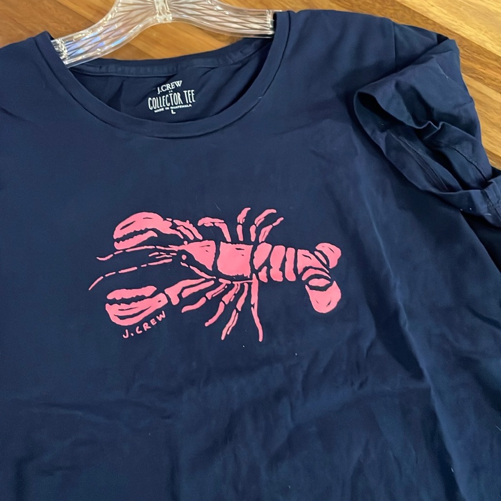 💝3/$10💝 J. Crew Navy Tee with Pink Lobster Design